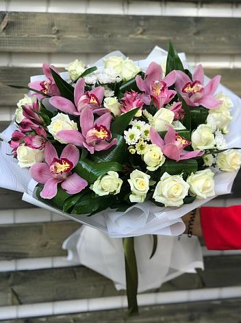 Букет цветов из: Розы и Хризантемы в Щекино