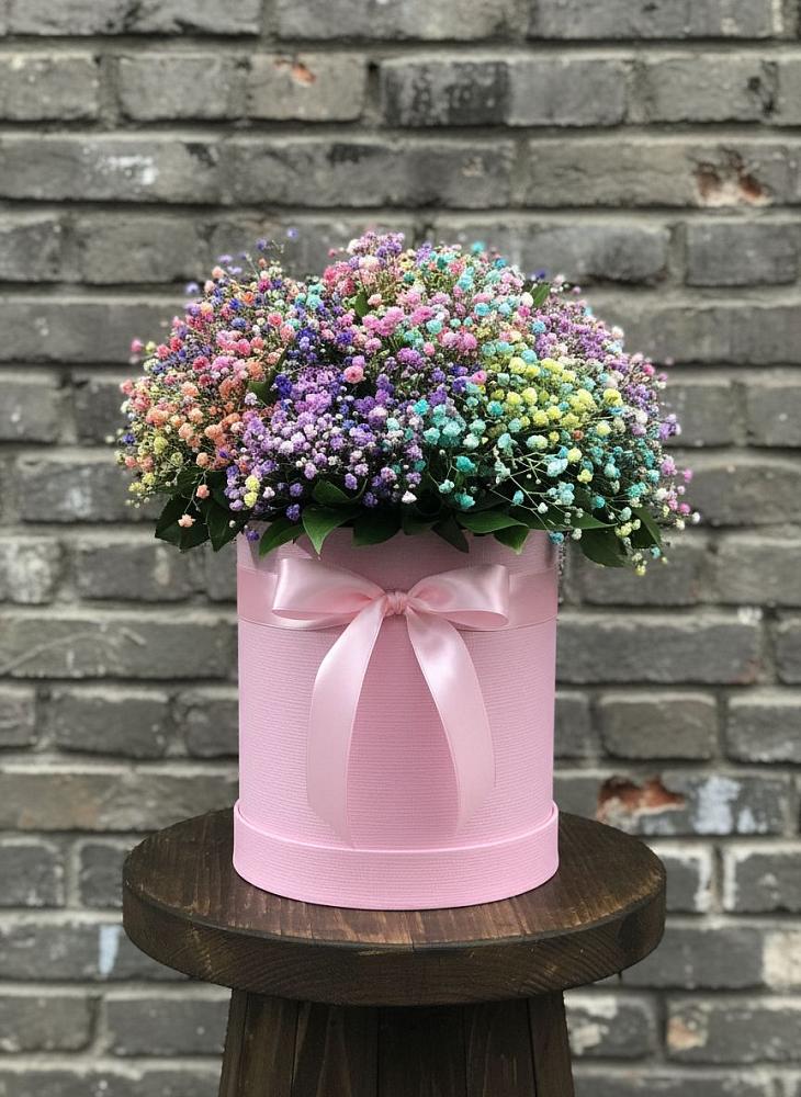Цветочная композиция из Гипсофила и Розы в шляпной коробке в Щекино