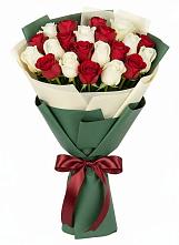 Букет Микс из красных и белых роз в Щекино
