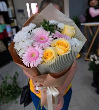 Букет цветов из:  Герберы, Розы и Хризантемы в Щекино