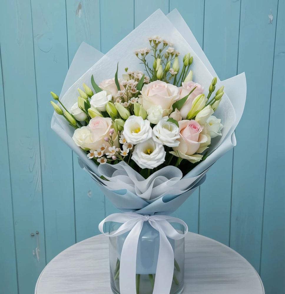 Букет цветов из: Розы и Лизиантусы в Щекино