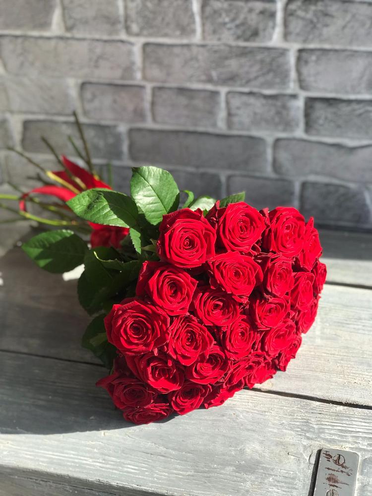 Букет Красные розы Фридом в Щекино