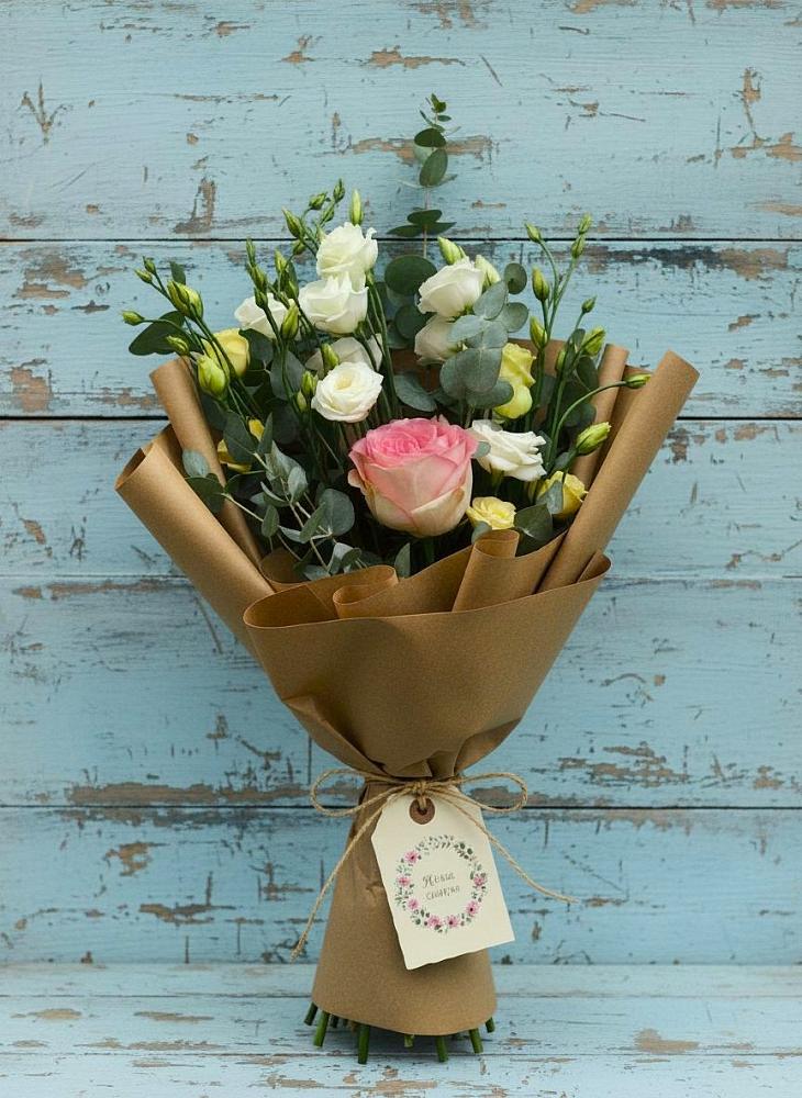 Букет цветов из: Розы и Лизиантусы в Щекино