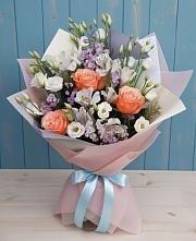 Букет цветов из:  Лизиантусы, Розы, Альстромерии и Гипсофила в Щекино