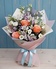 Букет цветов из:  Лизиантусы, Розы, Альстромерии и Гипсофила в Щекино