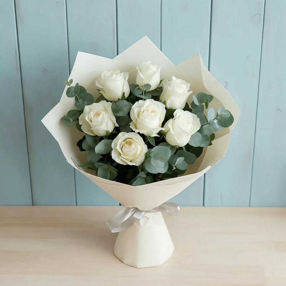 Букет Белые розы в Эвкалипте в Щекино