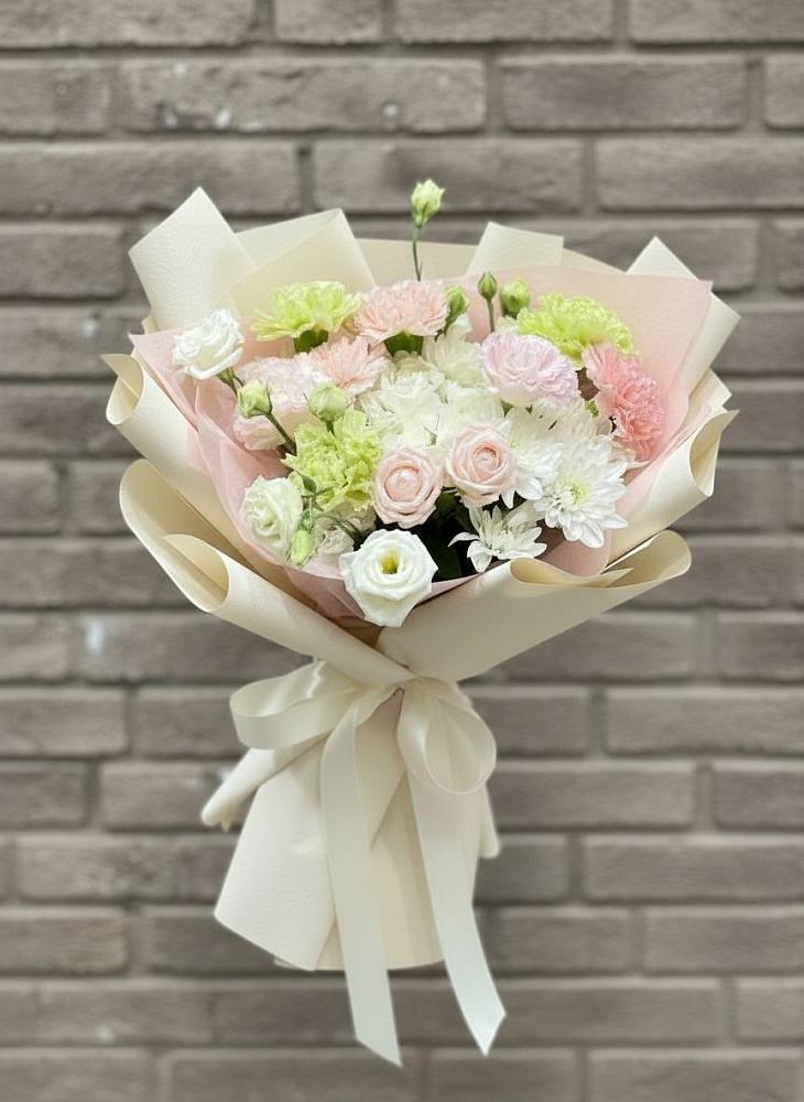 Букет цветов из: Гвоздики, Розы, Лизиантусы и Хризантемы в Щекино