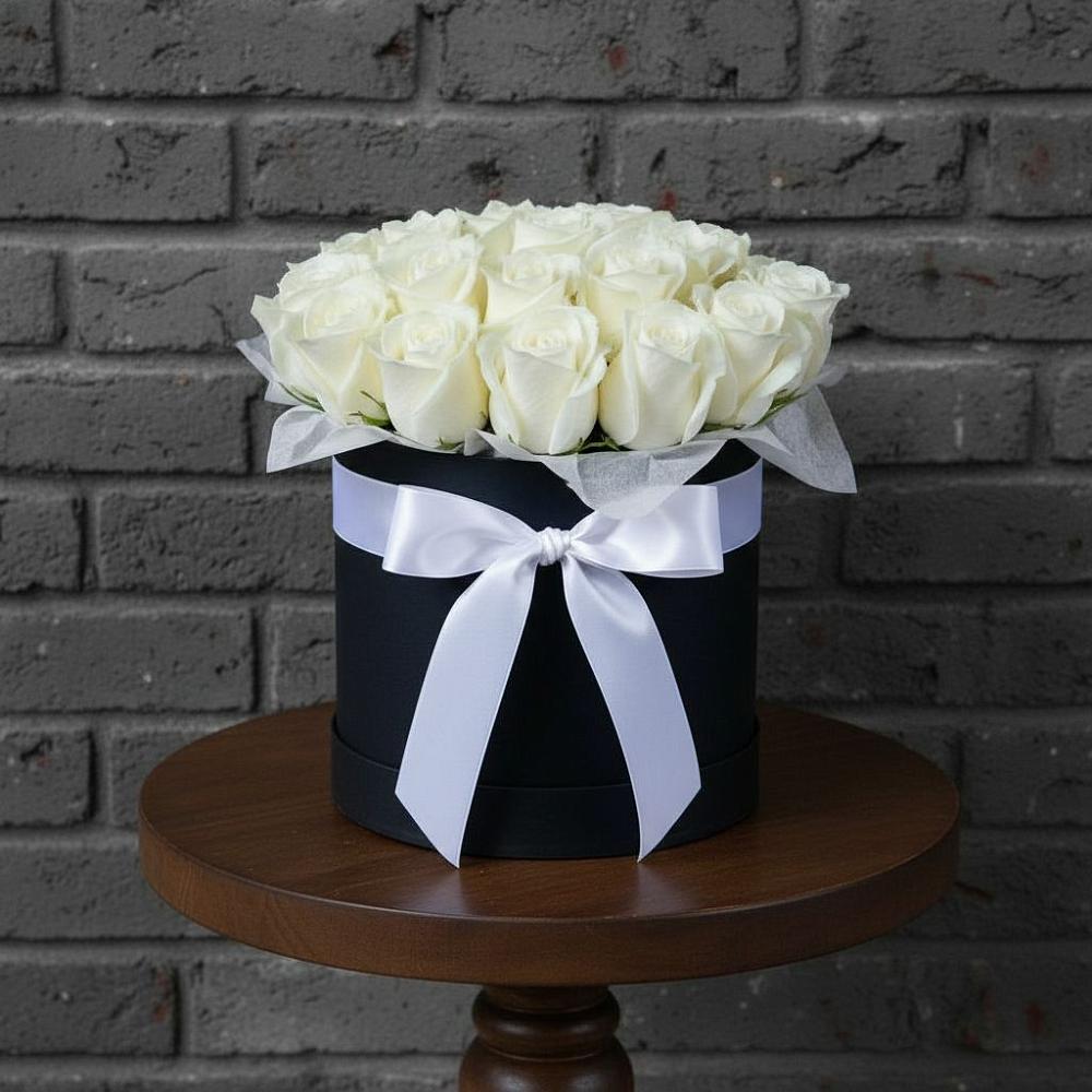 Цветочная композиция из Розы в шляпной коробке в Щекино